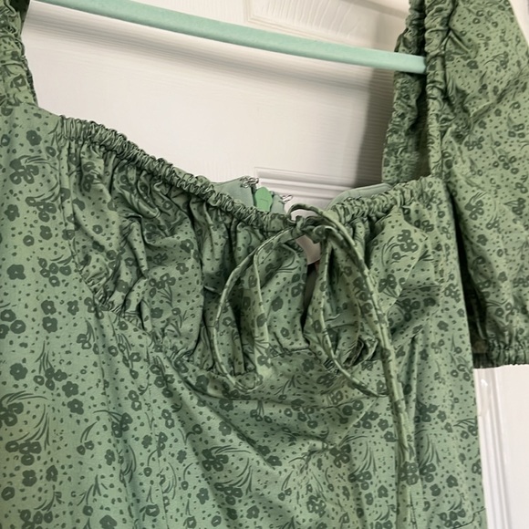 NWT House of CB Tallulah Green Tonal Floral Puff Sleeve Dress in Small (S) - Picture 12 of 17
